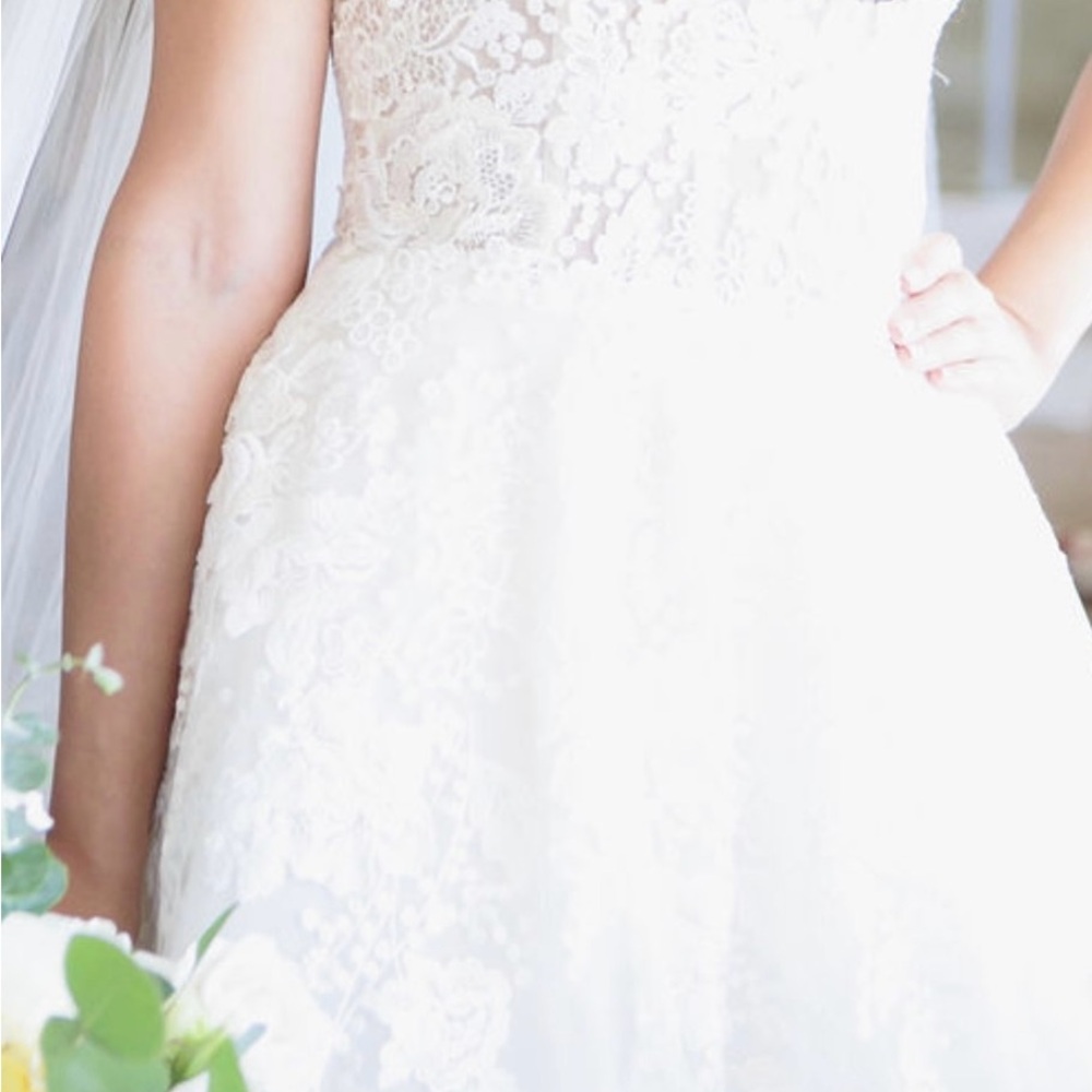 Rita Vinieris Avery beautiful wedding dress - Picture 10 of 14